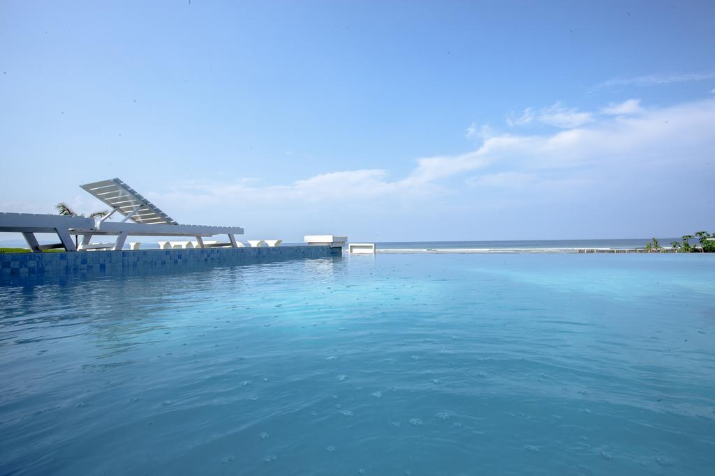 Hotel Lux Ngwesaung Exteriör bild