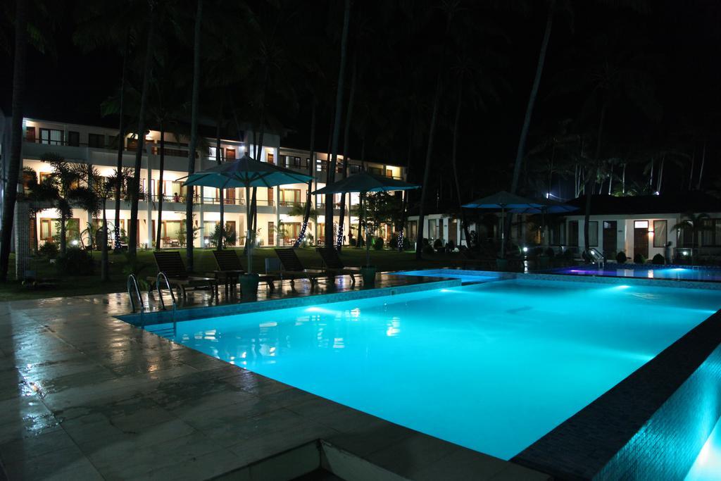 Hotel Lux Ngwesaung Exteriör bild
