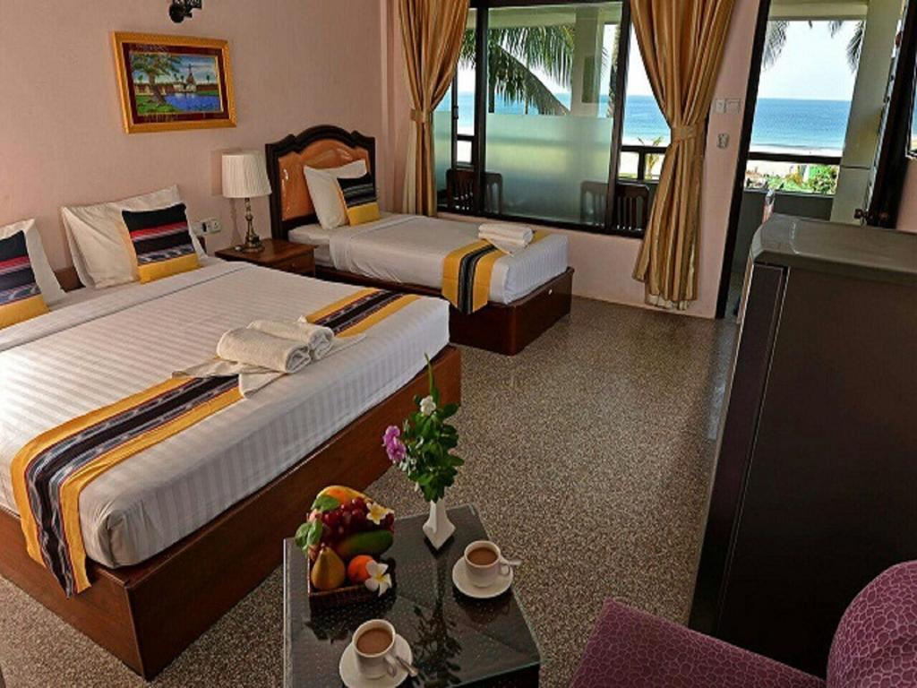 Hotel Lux Ngwesaung Exteriör bild